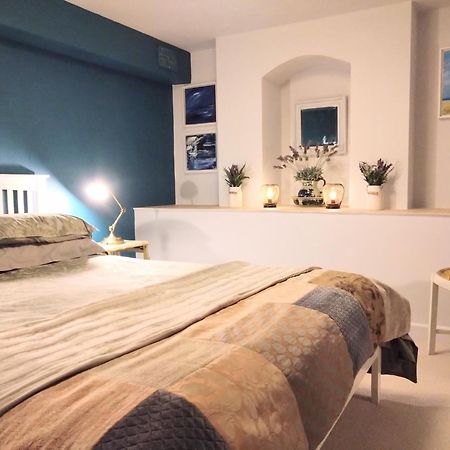 Beachfront Studio Apartment Филикстоу Экстерьер фото